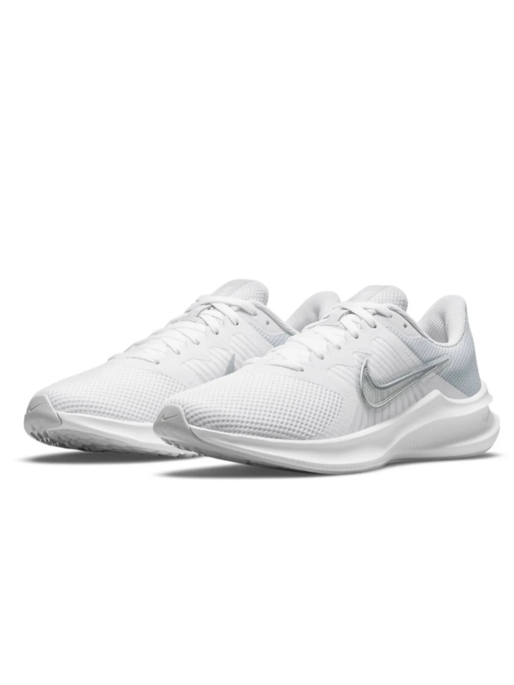 Nike NWOT/NWOB DownShifter 11  Sneakers Size 11 Women’s in White/Silver